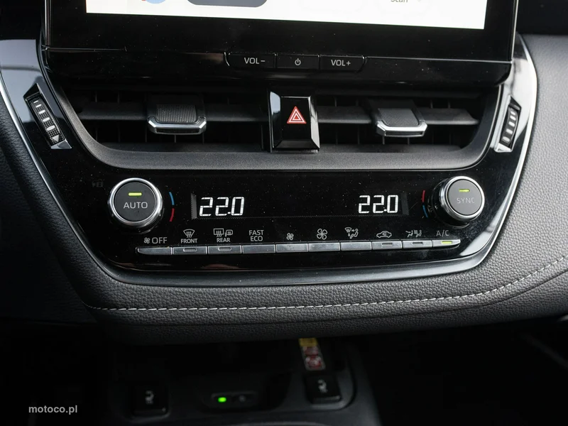 Toyota Corolla E210 17