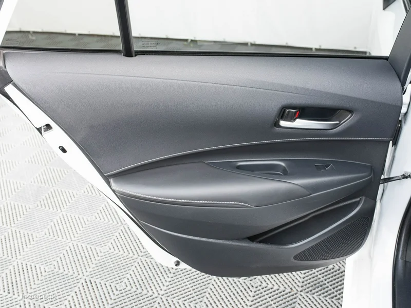 Toyota Corolla E210 22