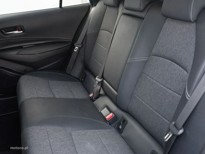 Toyota Corolla E210 25