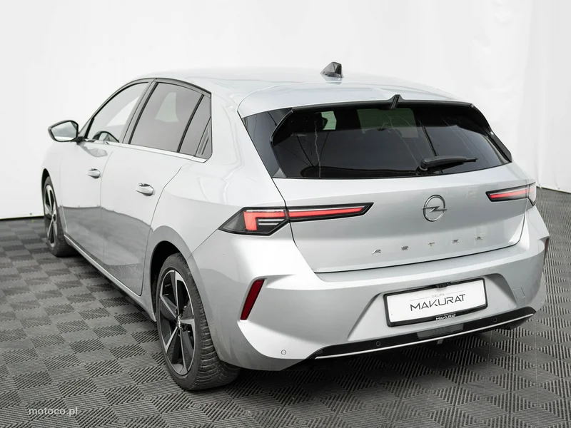 Opel Astra L 4