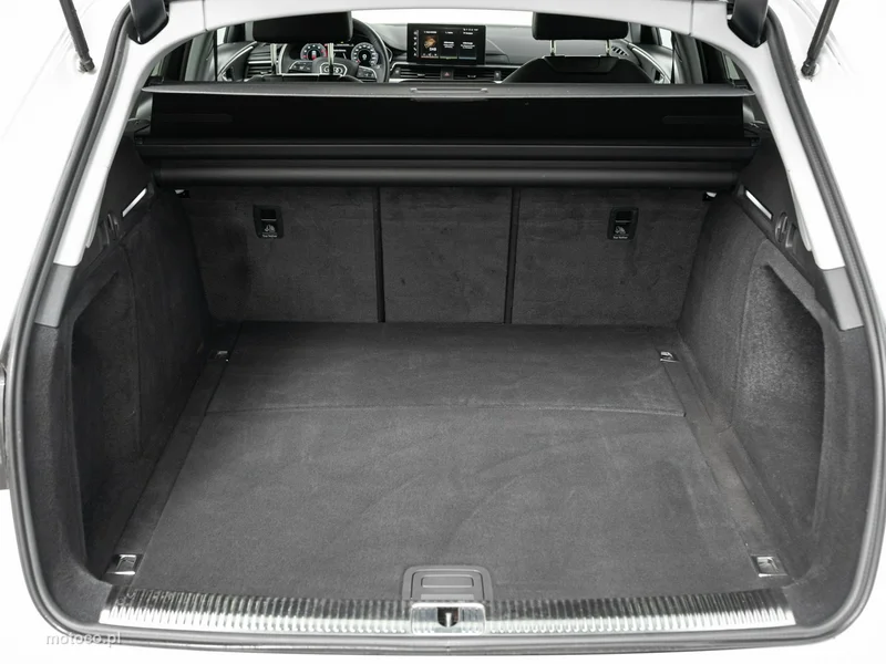 Audi A4 B9 28