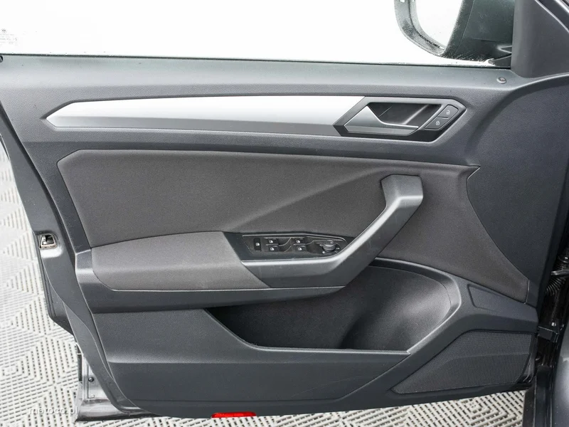 Volkswagen T-Roc A1 9