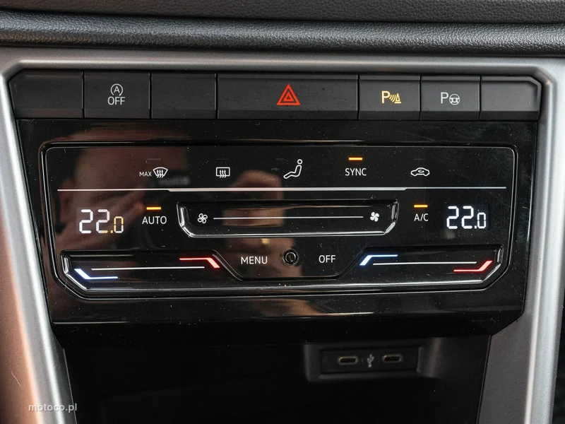 Volkswagen T-Roc A1 16