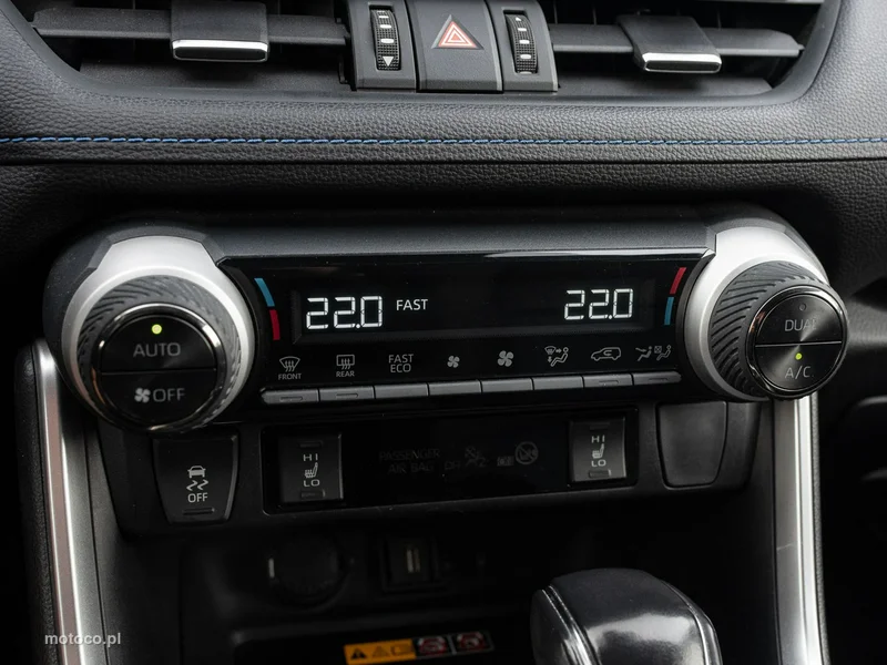 Toyota RAV 4 XA50 17