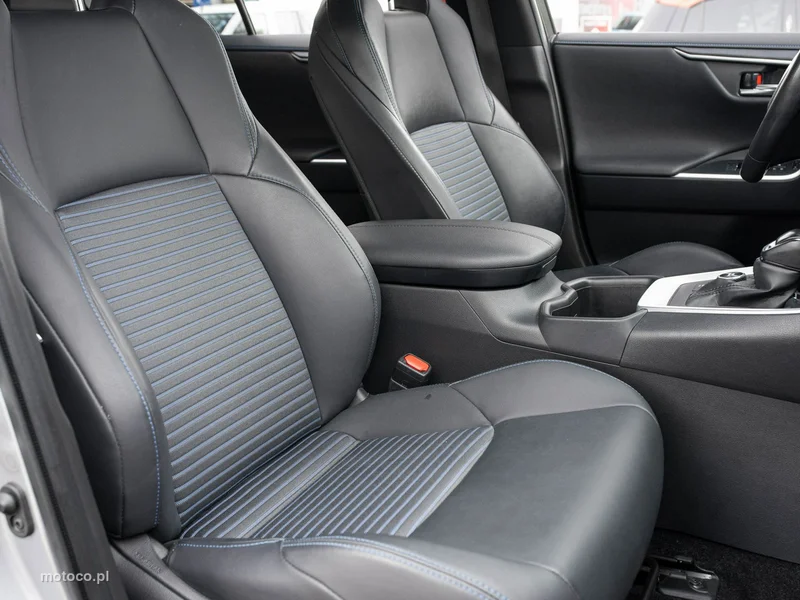Toyota RAV 4 XA50 27