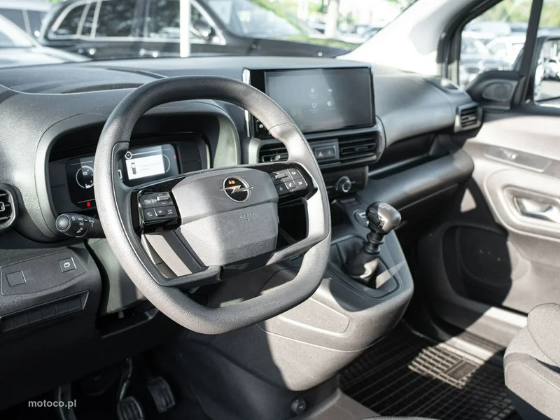 Opel Combo E 6