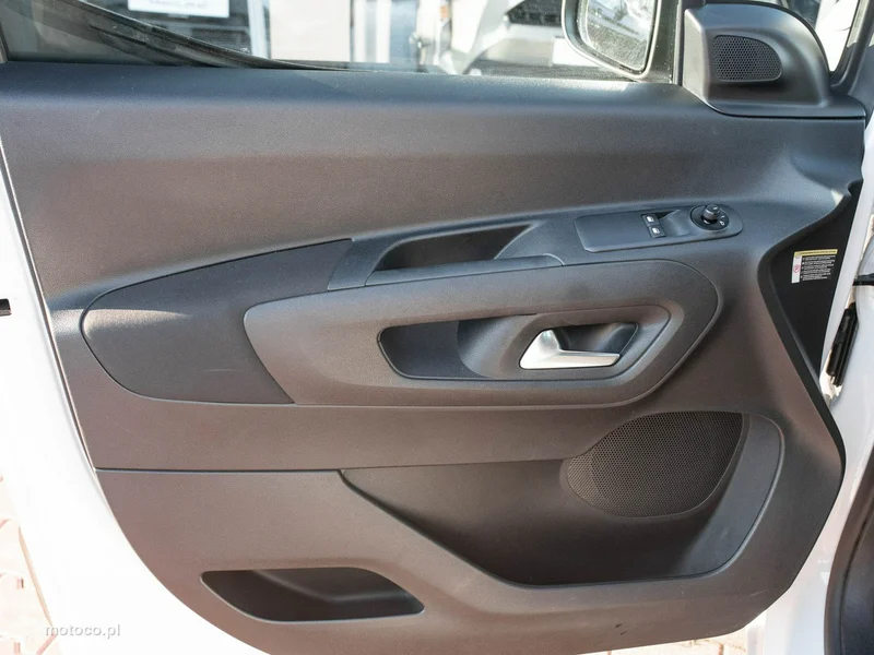 Opel Combo E 9