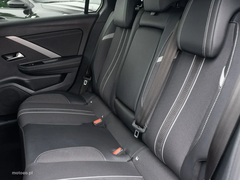 Opel Astra L 24