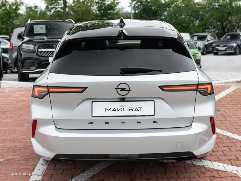 Opel Astra L 8