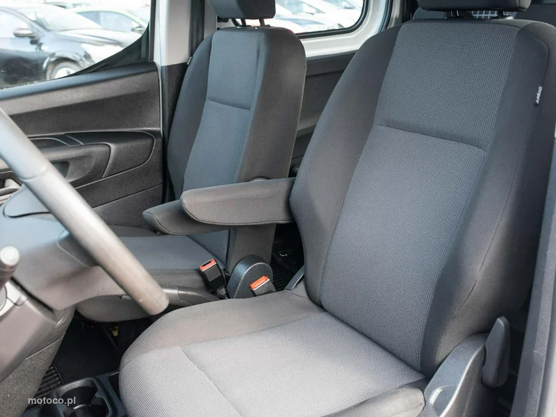 Opel Combo E 11