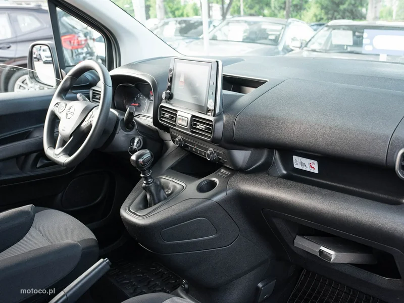 Opel Combo E 24