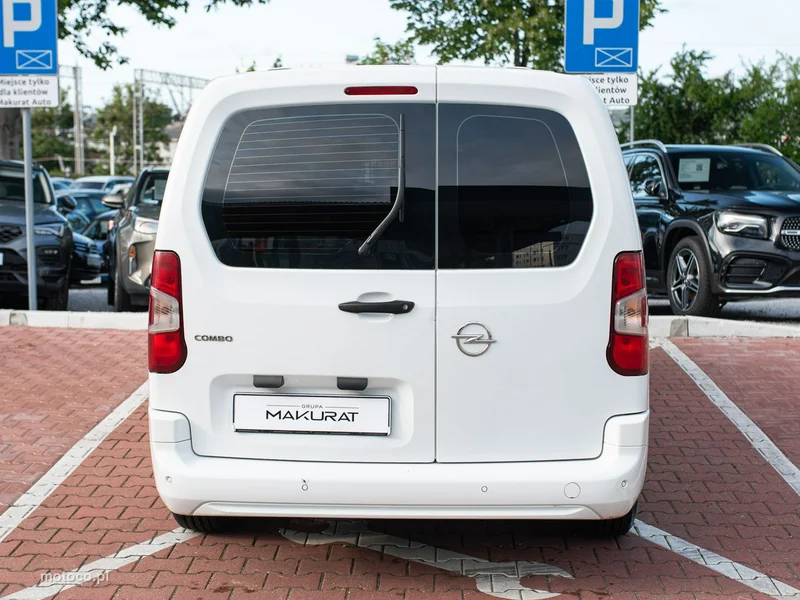 Opel Combo E 8