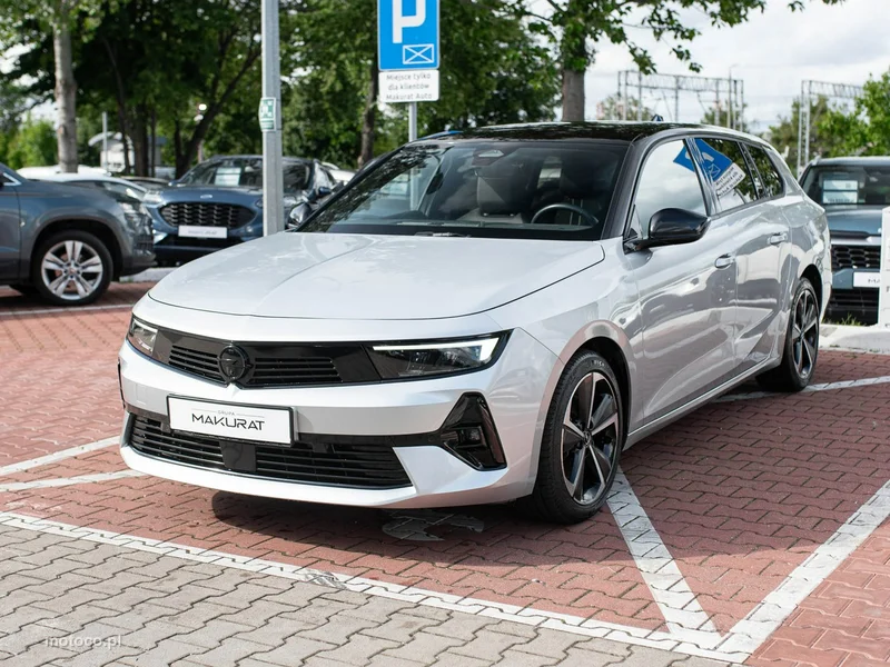 Opel Astra L 2