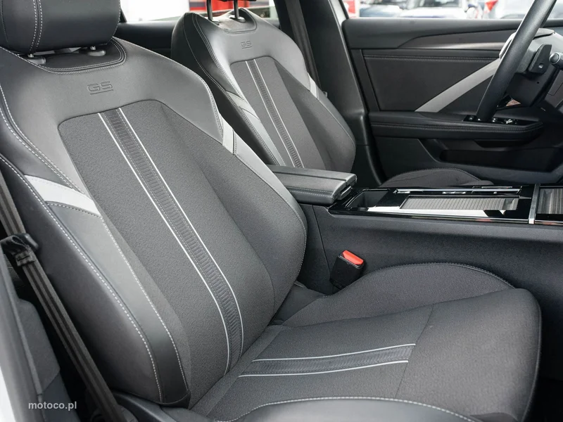 Opel Astra L 26