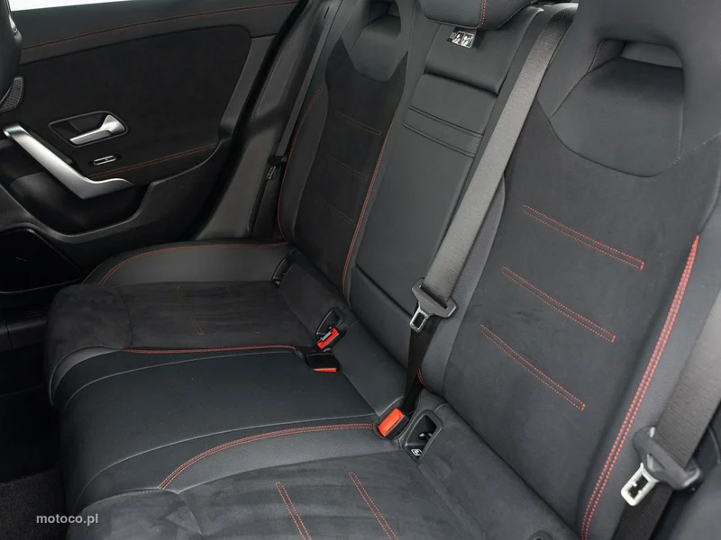 Mercedes-Benz CLA C118 CLA 200 23