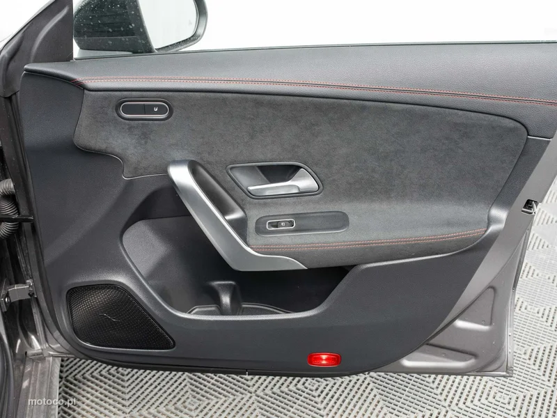 Mercedes-Benz CLA C118 CLA 200 25