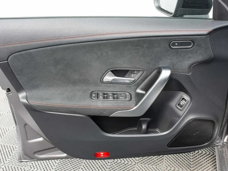 Mercedes-Benz CLA C118 CLA 200 9