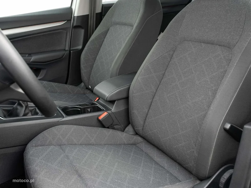 Volkswagen Golf VIII 11