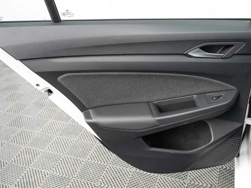 Volkswagen Golf VIII 22