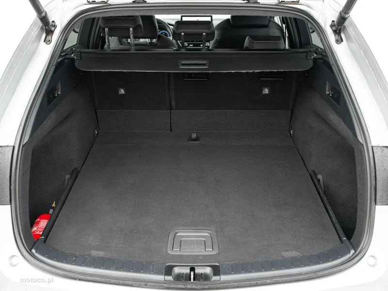 Toyota Corolla E210 23