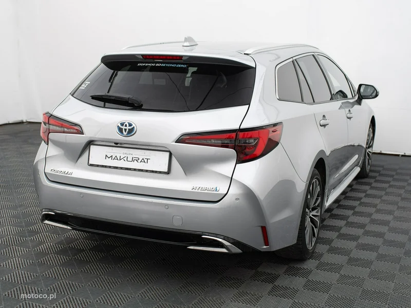 Toyota Corolla E210 5
