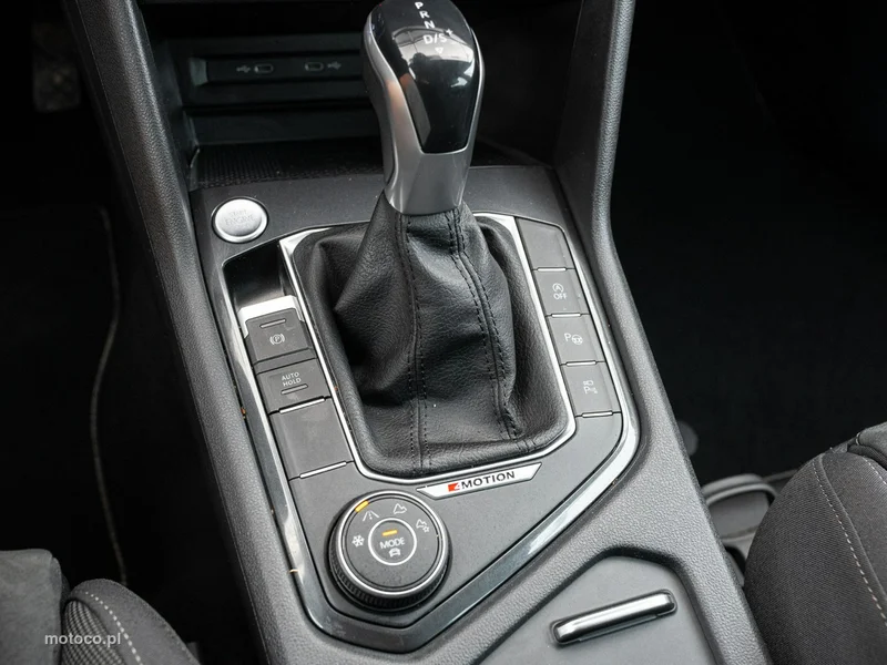 Volkswagen Tiguan AD 15