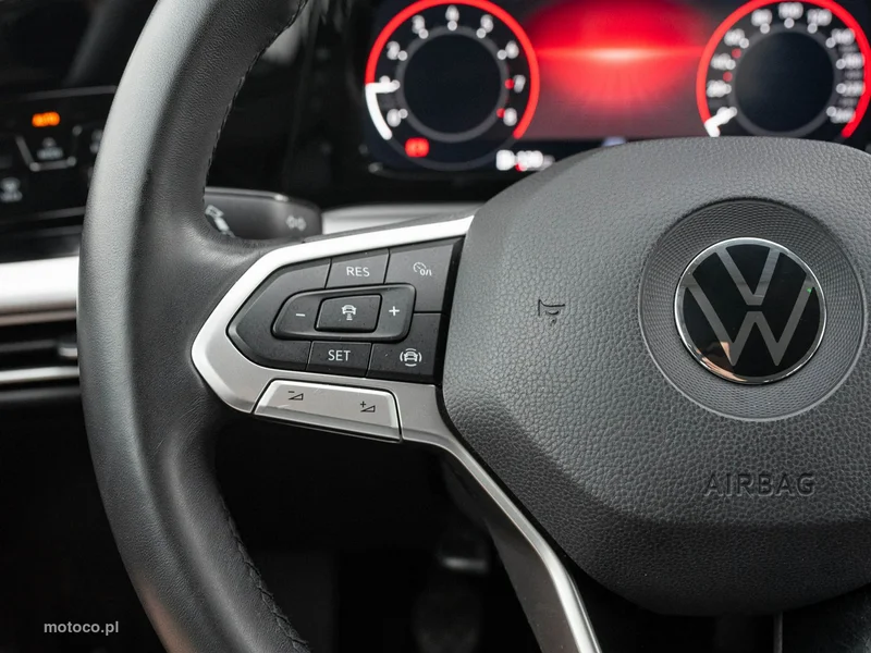 Volkswagen Golf VIII 13