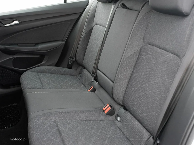 Volkswagen Golf VIII 25
