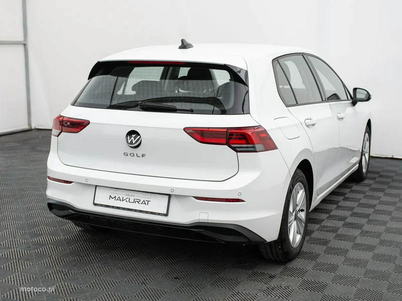 Volkswagen Golf VIII 5