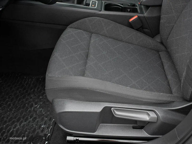 Volkswagen Golf VIII 10