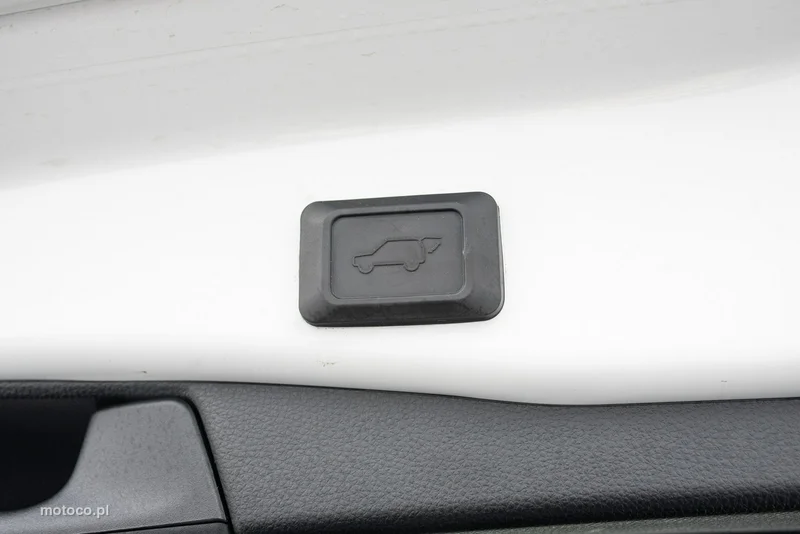 Toyota RAV 4 XA50 26
