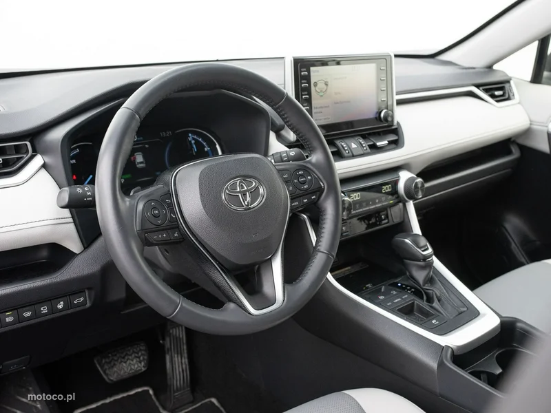Toyota RAV 4 XA50 6