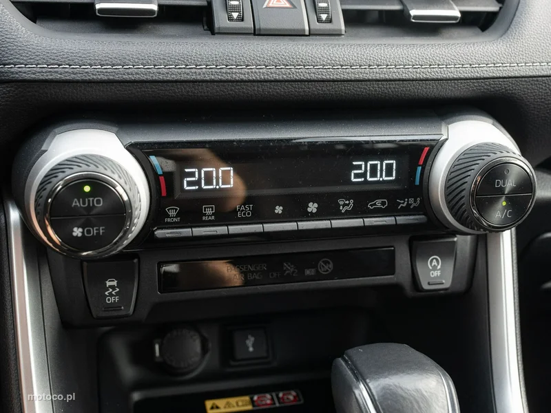 Toyota RAV 4 XA50 16
