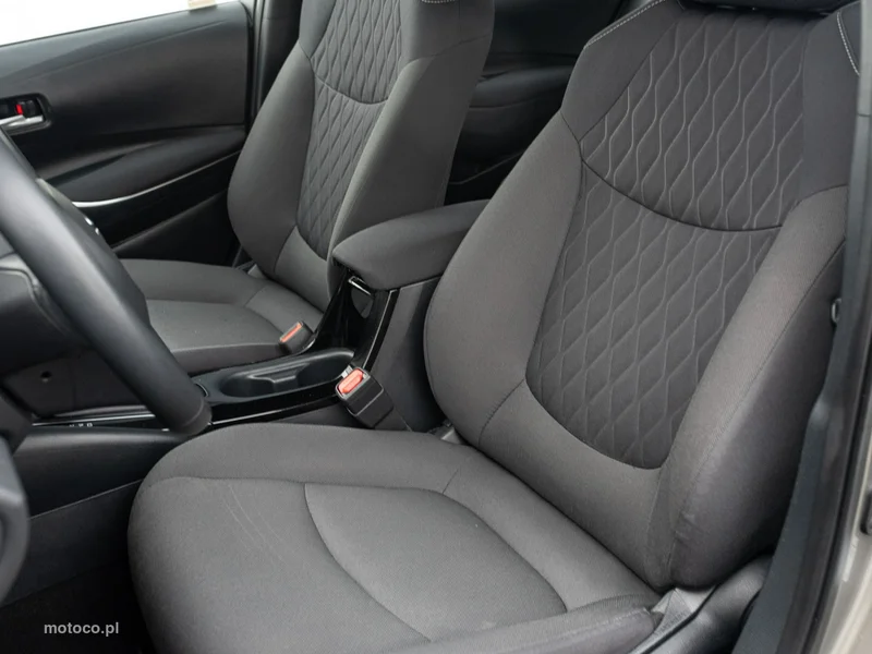 Toyota Corolla E210 11