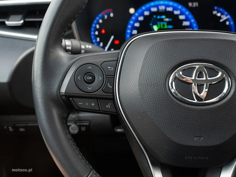 Toyota Corolla E210 13