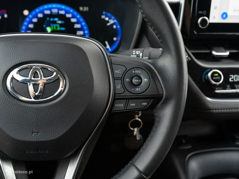 Toyota Corolla E210 14
