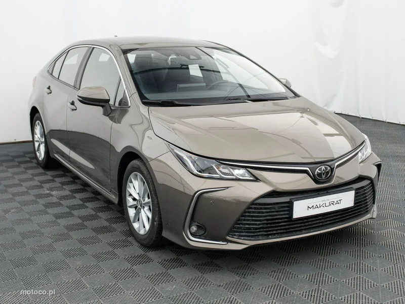 Toyota Corolla E210 3