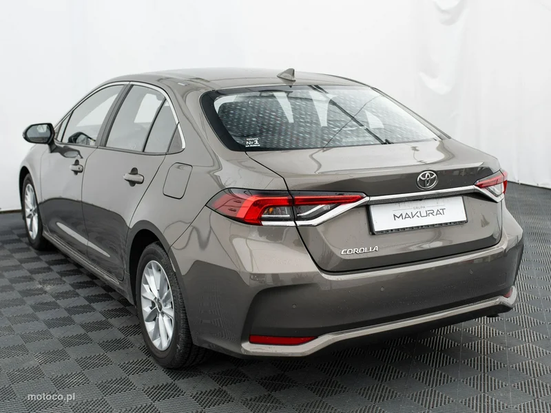 Toyota Corolla E210 4