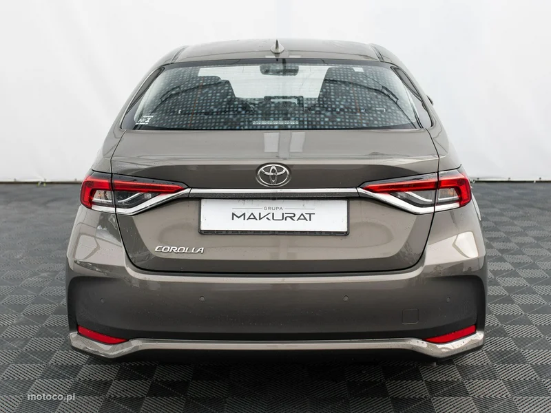 Toyota Corolla E210 8
