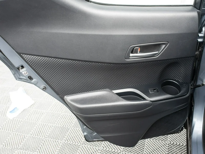 Toyota C-HR AX10 21
