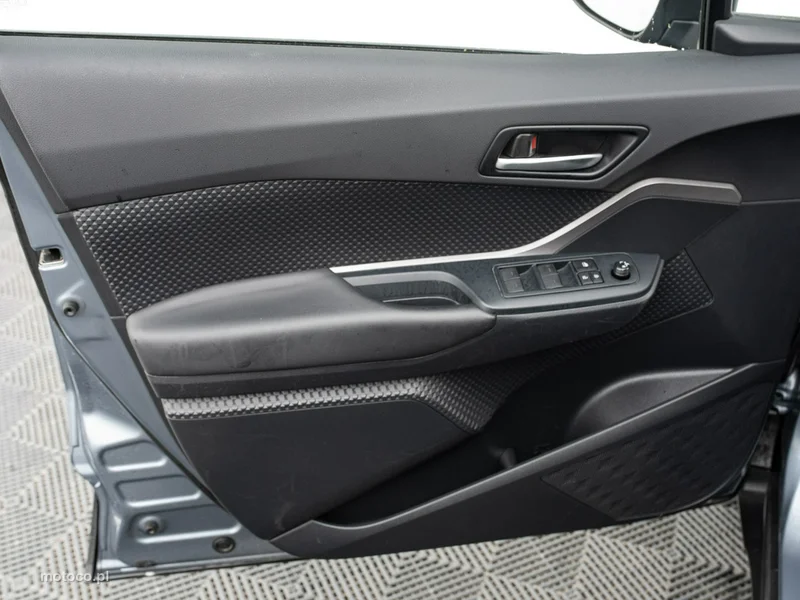 Toyota C-HR AX10 9
