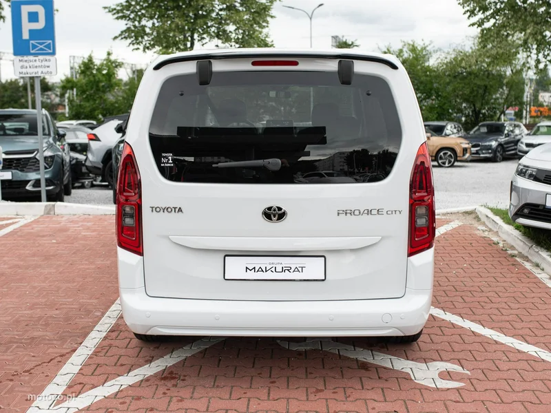 Toyota Proace City Verso 8