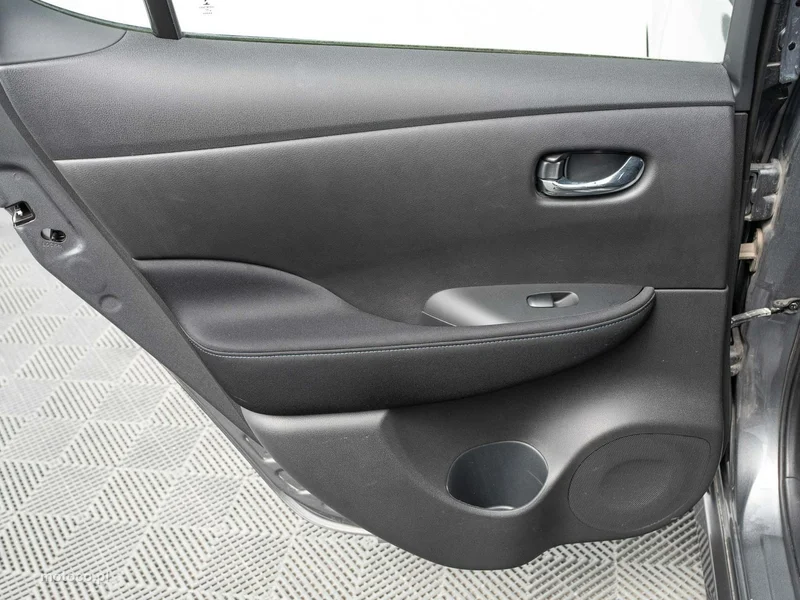 Nissan Leaf 22