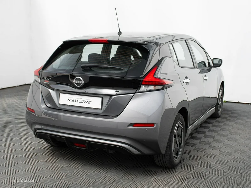 Nissan Leaf 5
