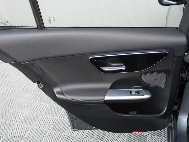 Mercedes-Benz Klasa C W206 C 220 24
