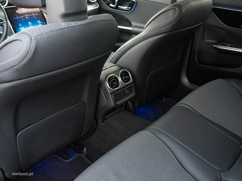 Mercedes-Benz Klasa C W206 C 220 25