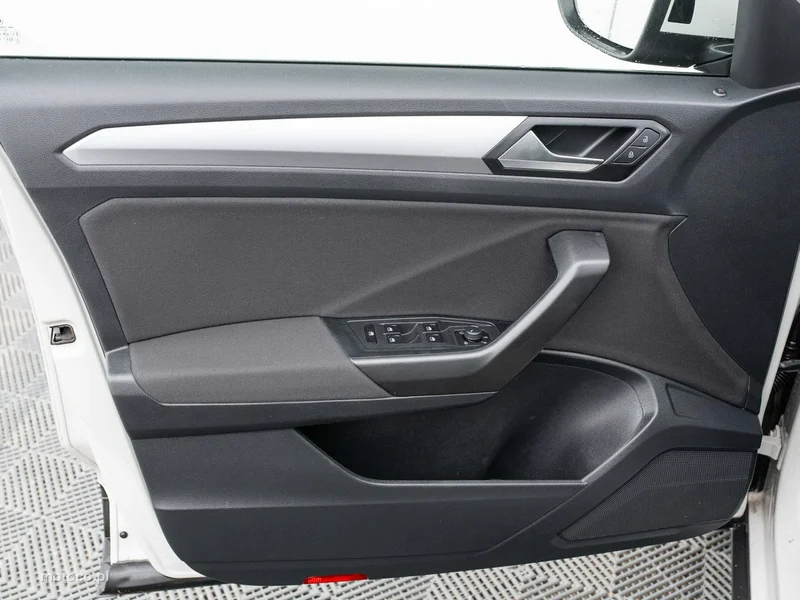Volkswagen T-Roc A1 9