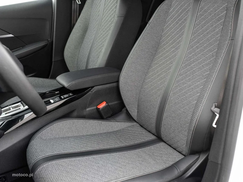 Peugeot 208 11
