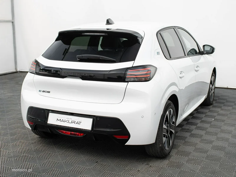 Peugeot 208 5