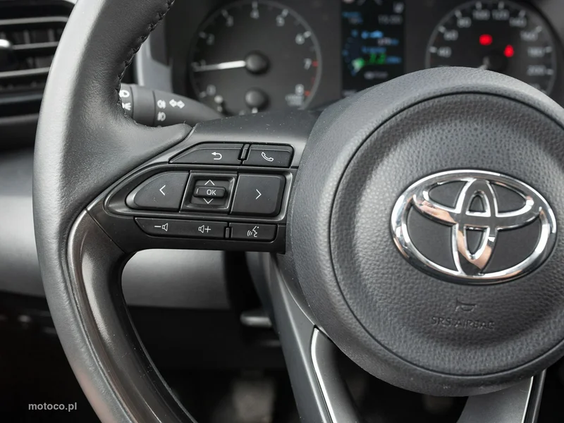 Toyota Yaris XP210 13